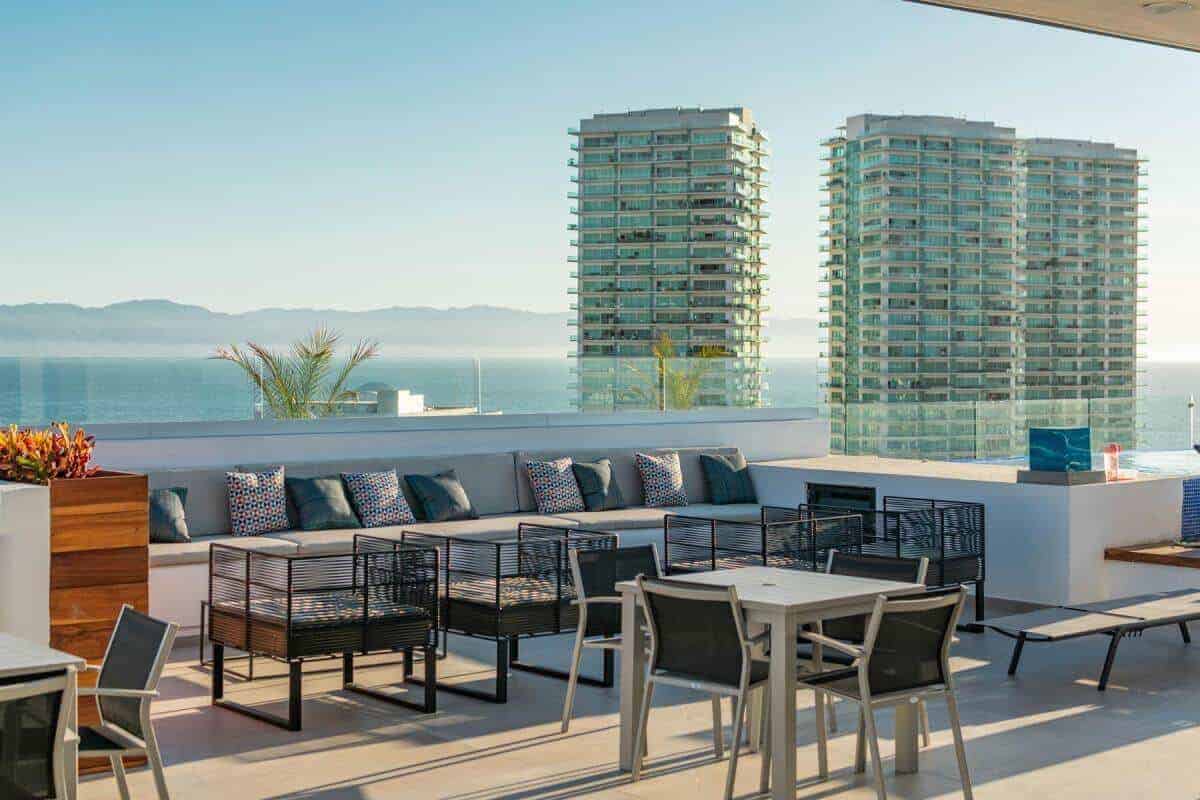 Retire in Puerto Vallarta On Less Than 2000 a Month! Mexico Relocation Guide